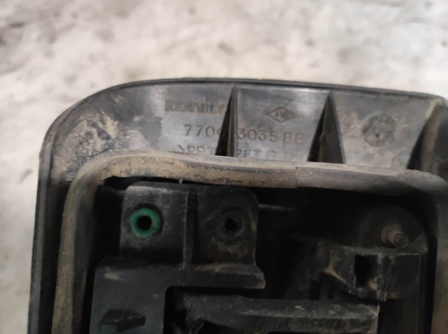 Ручка задньої (двостулкової) двері ліва зовнішня 7700303588 RENAULT