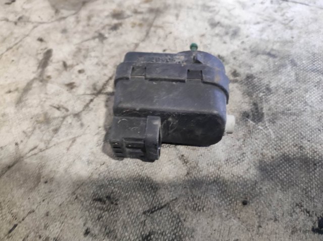 Коректор фари Opel Vivaro A