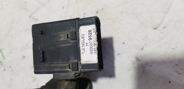 Перемикач підрульовий, правий 7701047257 RENAULT