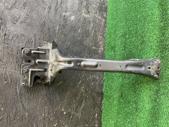 Запор капота (замок і привід замка капота) 7L0823509A VAG