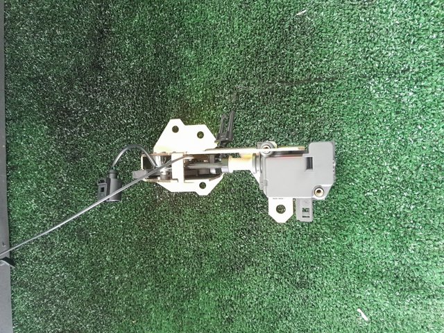 Замок скла задньої 3/5-ї двері (ляди) 7L0827506D VAG