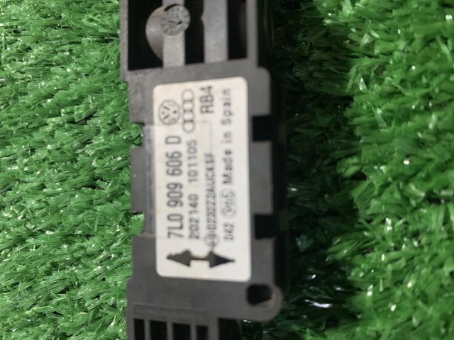 Датчик Ейрбег передній 7L0909606D VAG