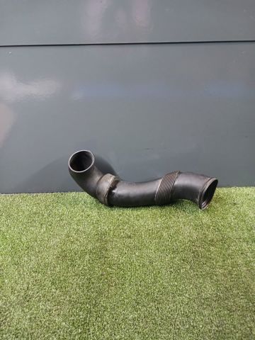 Патрубок повітряний, вхід повітряного фільтра 7L6128609A VAG