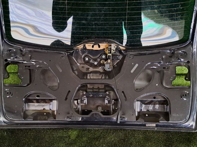 Двері багажника 7L6827025 VAG
