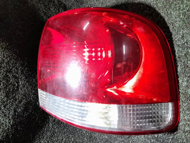 Фара задня права зовнішня 7L6945096P VAG