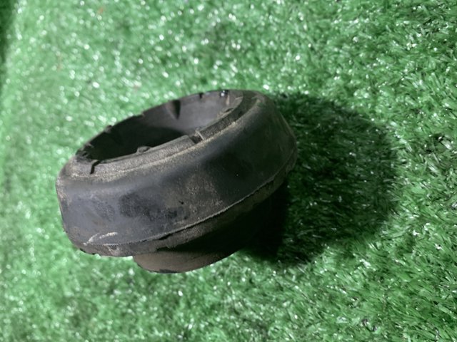 Кріплення переднього амортизатора 7M0412331 VAG