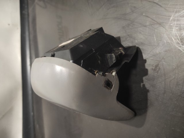 Попільничка центральної консолі 7M0857961F VAG