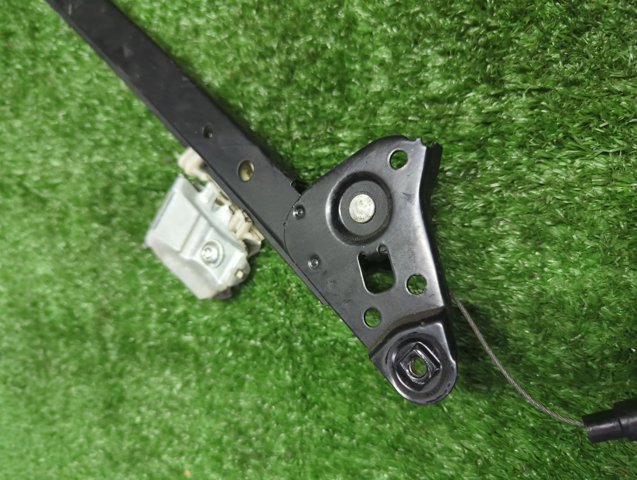 Моторчик склопідйомника двері задніх, правих 7M3959812 VAG