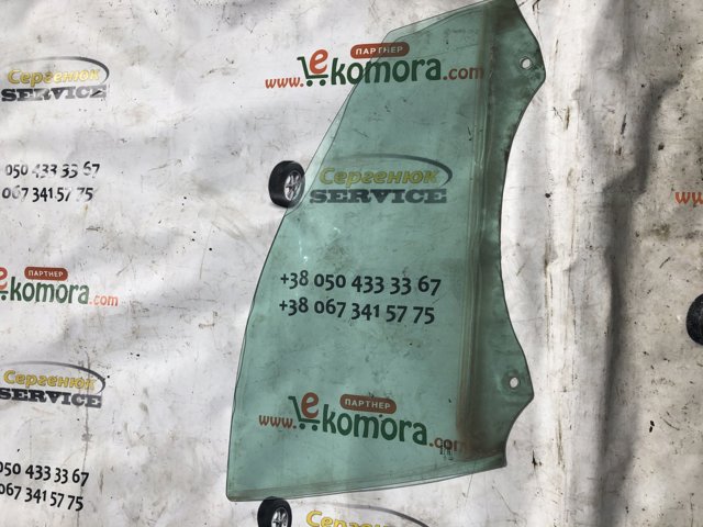 Скло пасажирських дверей 8200000385 RENAULT
