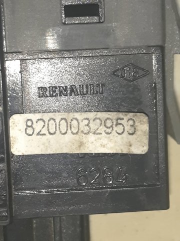 Кнопка коректора фар 8200032953 RENAULT