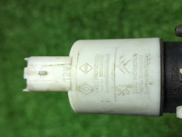Насос електроомивача 8200067015 RENAULT