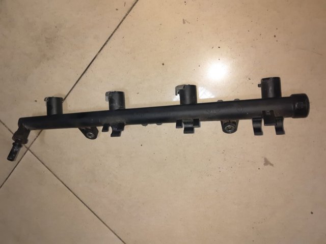 Розподільник палива 8200135504 RENAULT