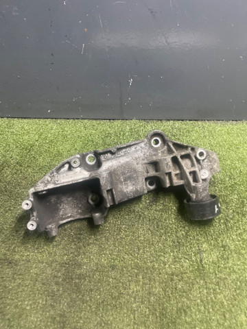 Кронштейн генератора (натяжний) 8200183234 RENAULT
