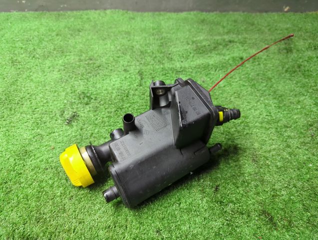 Горловина маслозаливна 8200279414 RENAULT