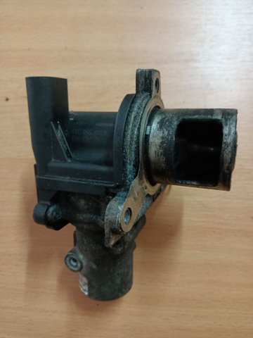 Клапан EGR рециркуляції газів 8200282949 RENAULT