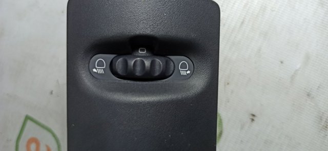 Кнопка коректора фар 8200379685 RENAULT