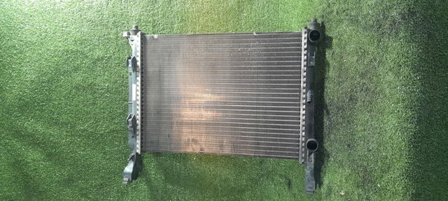 Радіатор системи охолодження двигуна 8200418328 RENAULT