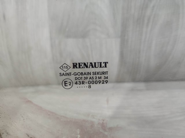 Скло пасажирських дверей 8200439462 RENAULT