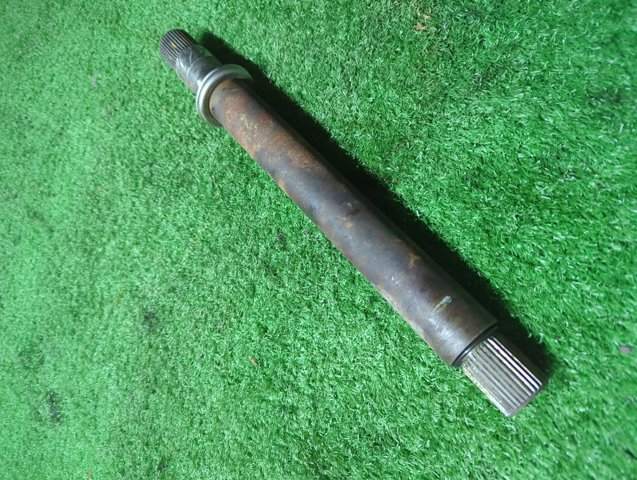 Піввісь передня, права 8200472158 RENAULT