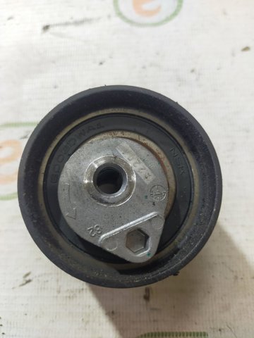 Ролик натягувач 8200585574 RENAULT