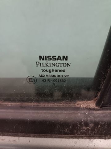 Двері пасажирськи задні ліві 821015M431 NISSAN