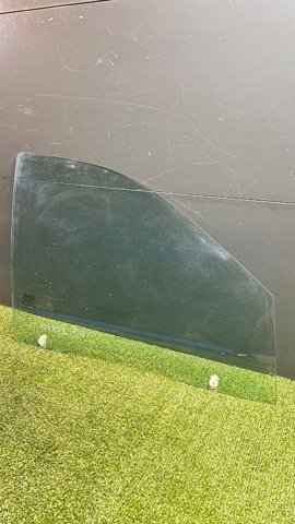 Скло пасажирських дверей 8242126000 HYUNDAI