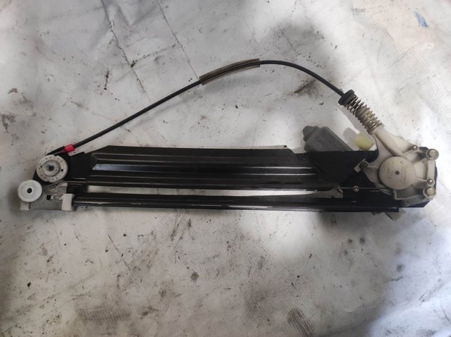 Склопідйомник задніх лівих дверей 8252429 BMW