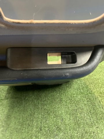 Карта двері задньої правої 829018H801 NISSAN