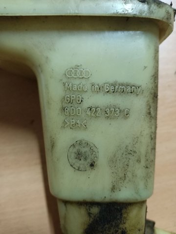 Бачок гідропідсилювача Ауді A6 C6