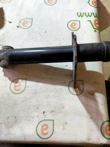 Ліве кріплення переднього бампера 8D0807133A VAG