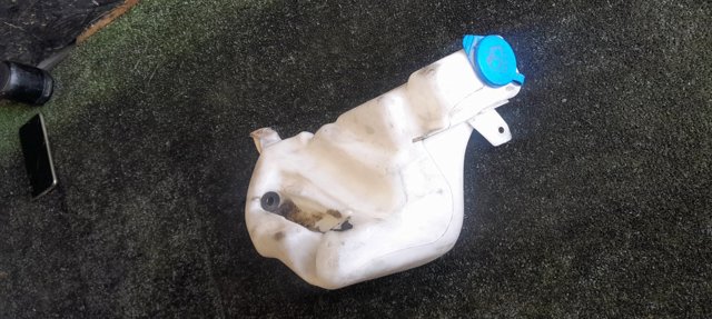 Водяний бачок омивача скла 8D0955453B VAG