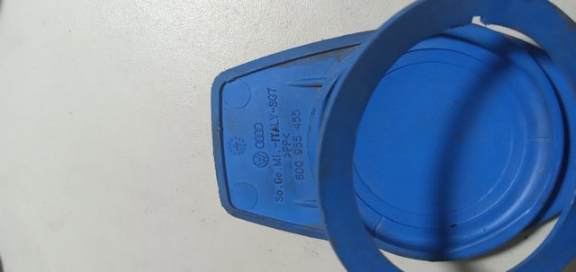 Кришка бачка омивача 8D0955455 VAG