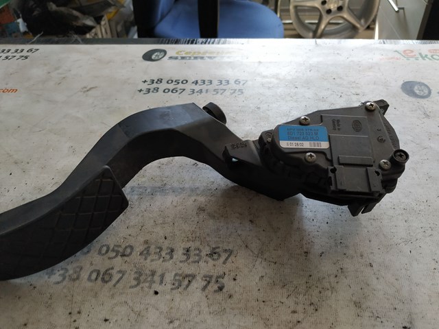 Підаль газу 8D1723523M VAG
