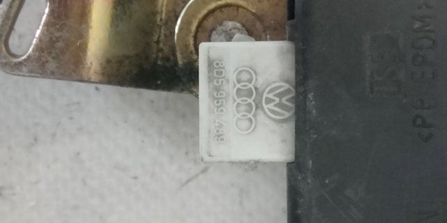 Вимикач центрального замка 8D5959489 VAG