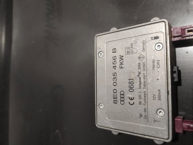 Підсилювач сигналу антени 8E0035456B VAG