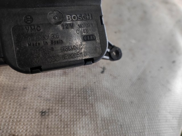Двигун заслінки печі 8E1820511D VAG