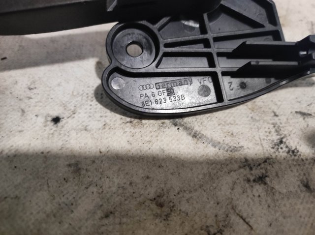 Ручка відкривання капота 8E1823533B VAG