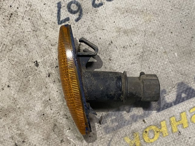 Повторювач повороту в крило 90512708 OPEL