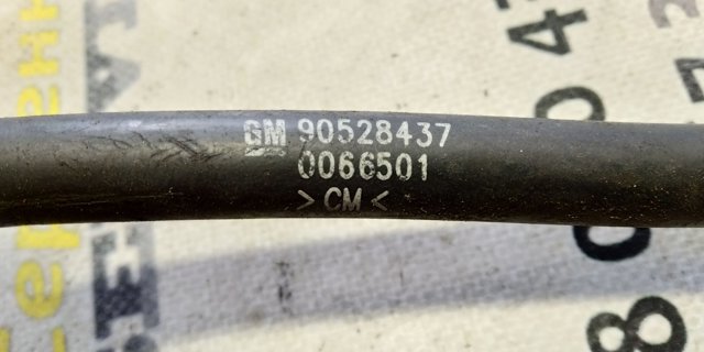 Трубка відводу картерних газів 90528437 GM