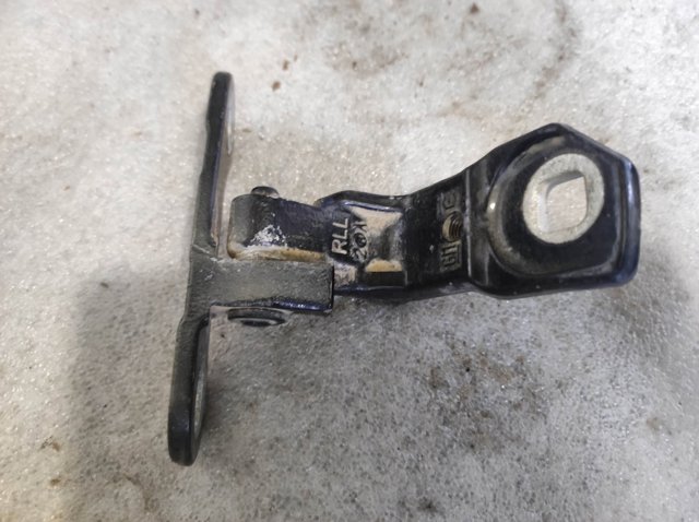 Петля задніх лівих дверей 9228279 OPEL