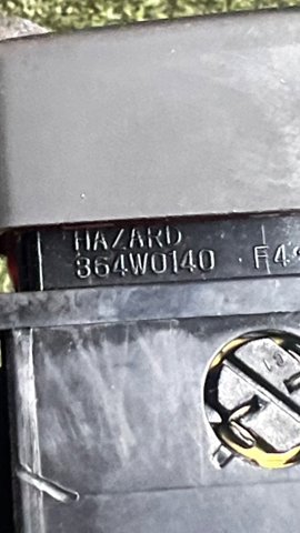 Кнопка аварійної сигналізації 9379026500 HYUNDAI
