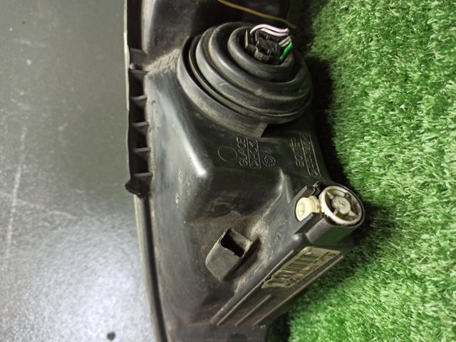 Фара передня права 9640559480 PEUGEOT