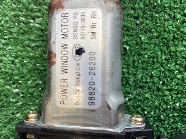 Моторчик склопідйомника двері задніх, правих 9882026200 HYUNDAI