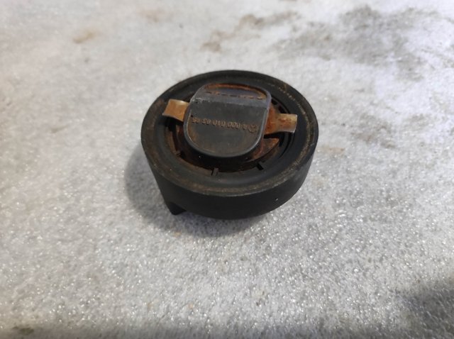 Кришка маслозаливной горловини A0000100385 MERCEDES