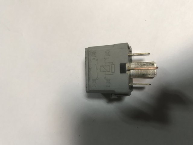 Реле стартера A0025422619 MERCEDES