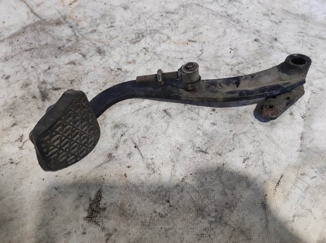 Накладка педалі зчеплення A1102910182 MERCEDES