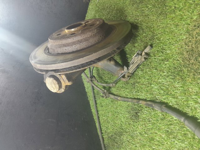 Кулак поворотний лівий A1633500508 MERCEDES