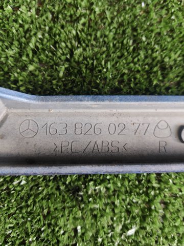Вія (накладка) правої фари A1638260277 MERCEDES