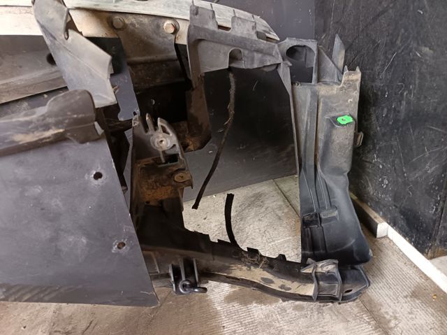 Зміцнення для радіаторів A1696200434 MERCEDES