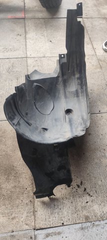 Підкрилок переднього крила, лівий задній A1696982730 MERCEDES